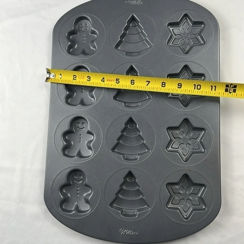 Wilson Preformed Cookie Bakeware - Christmas - Winter - Gingerbread, Tree, Star - Picture 13 of 14